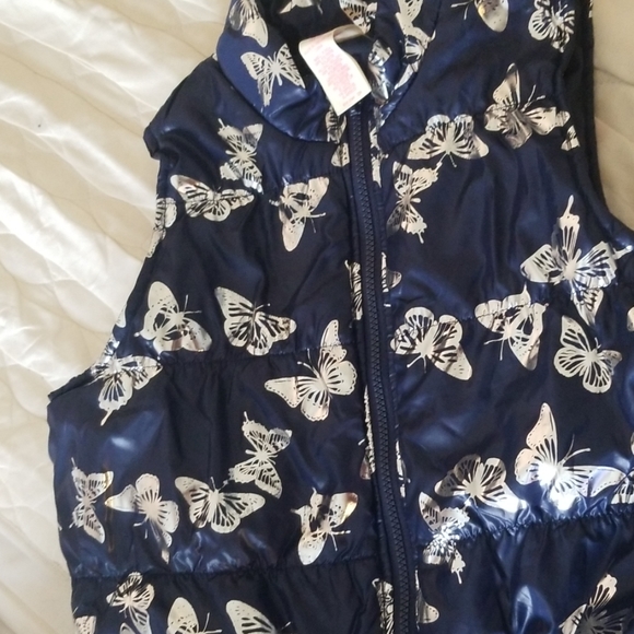 Vest. - Picture 3 of 3